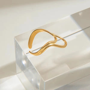 Abstract Wave Gold Ring