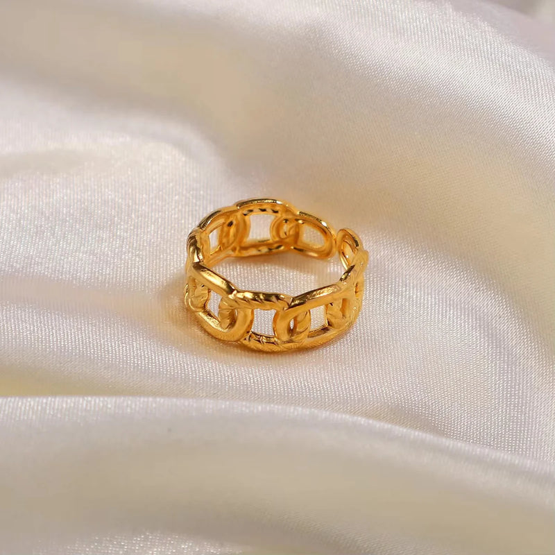 Golden Link Band Ring